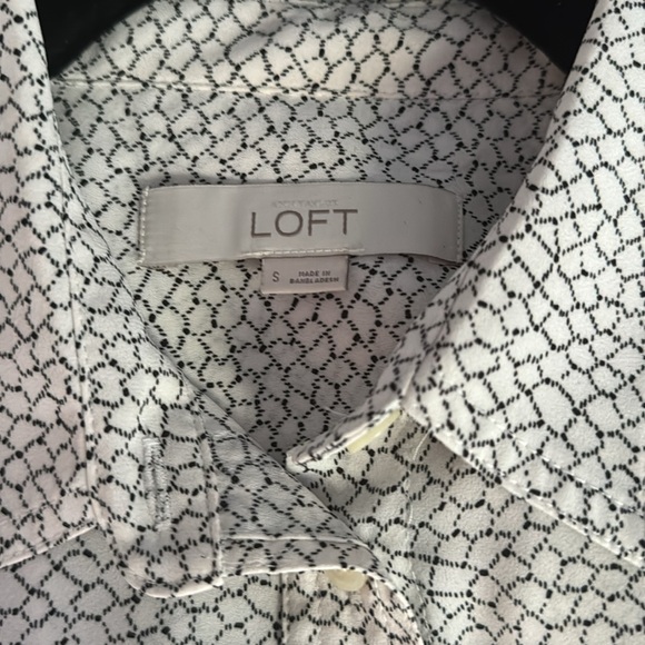 LOFT size SMALL Black and off white blouse - Picture 3 of 7
